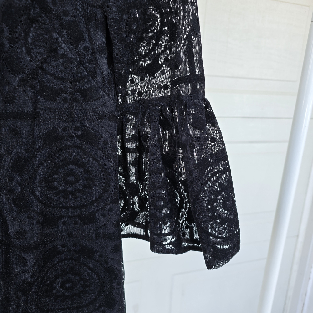 Size 6- 8 Calvin Klein Burnout Velvet Lace Bell-Sleeve Dress. See Measurements - Picture 9 of 12
